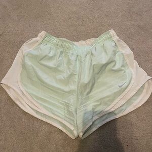 women’s nike running shorts